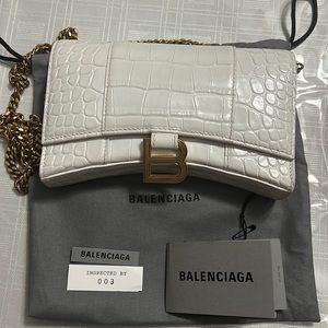 Balenciaga Hourglass wallet on chain bag in white Gold chain
